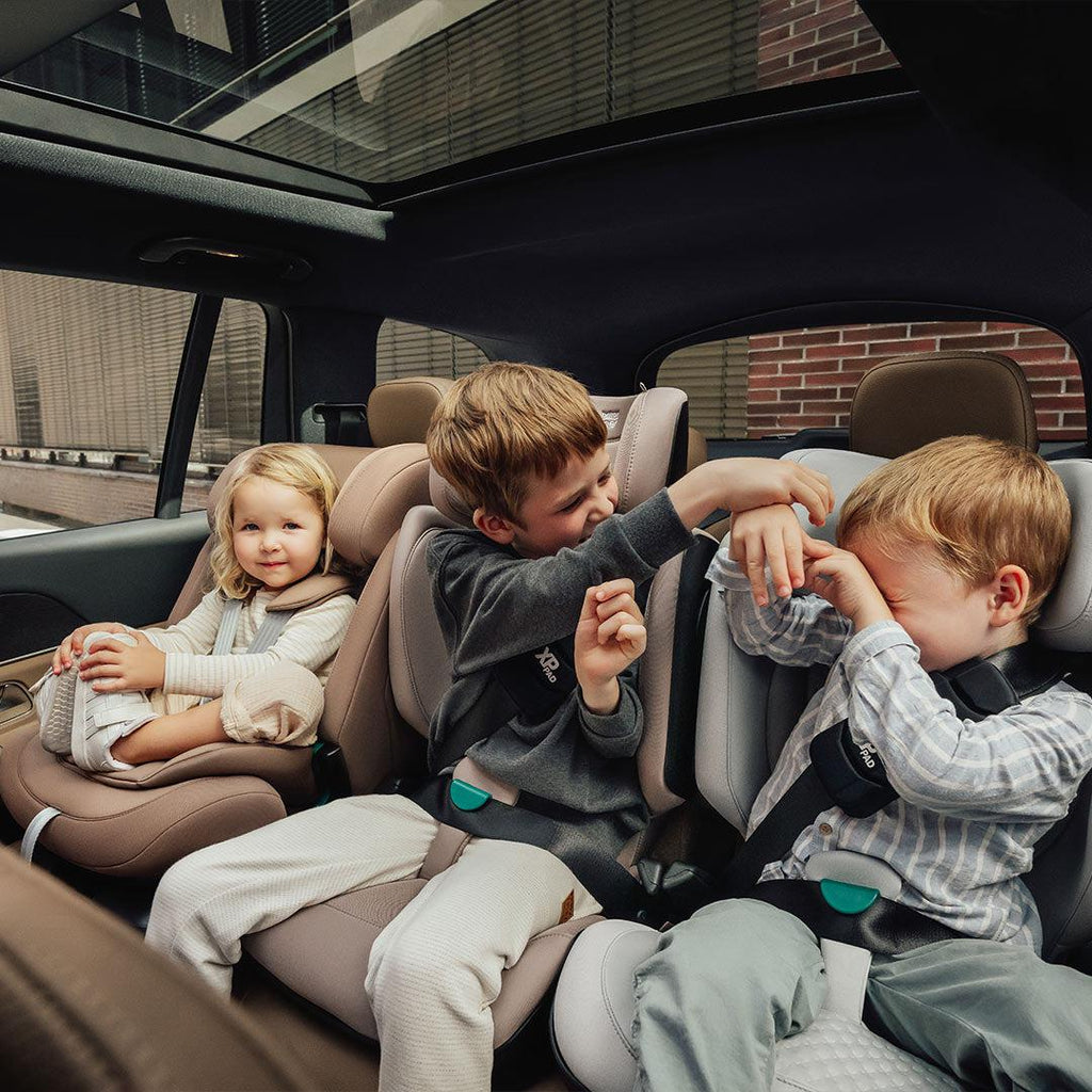 Silla de coche Britax Römer Kidfix i-Size Pro - Negro Carbón - Estilo