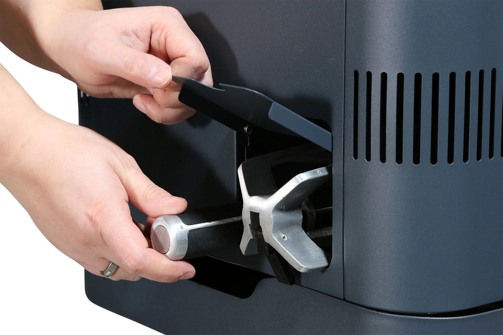 Grill węglowy 2025 z zapłonem elektrycznym – 1400 W Fast Flame Ignition™ – zawiera rożen (15 kg) i stojak