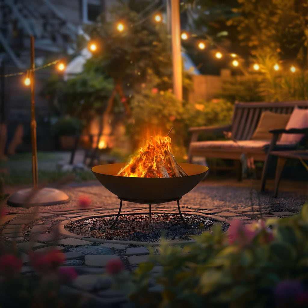 Steel fire pit with tripod grill