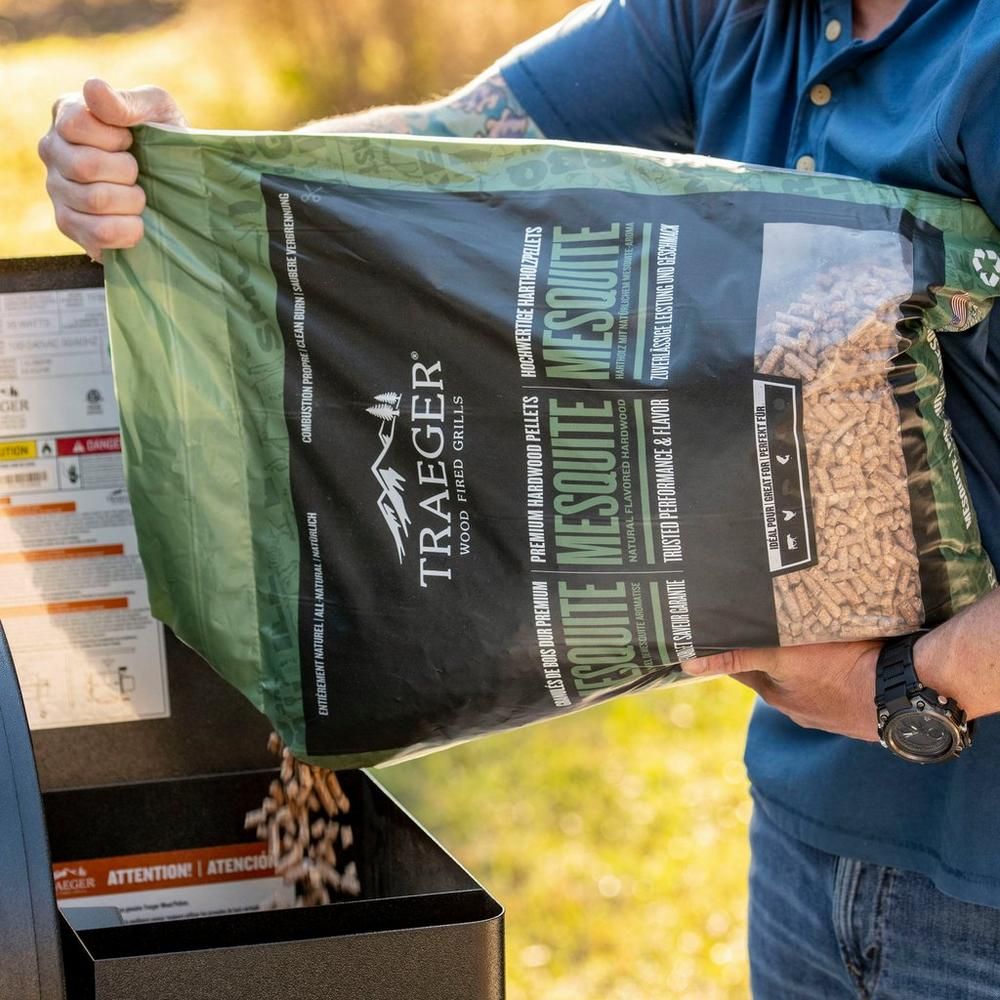 Traeger Wood Pellets (Carob)